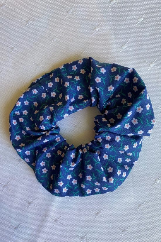 Navy and White Flowers Scrunchie - Image 3