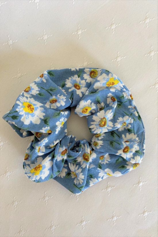 Blue Daisies Scrunchie - Image 2