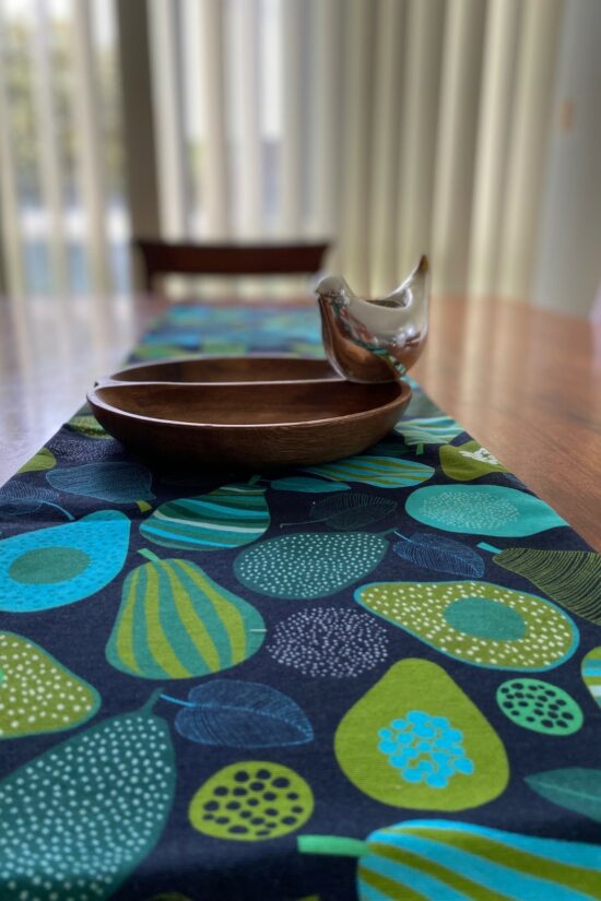 Table Runner Avocados